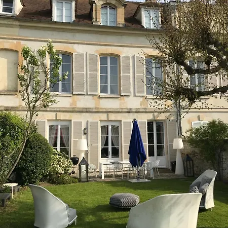 Duplex D'exception Face Hippodrome Avec Jardin